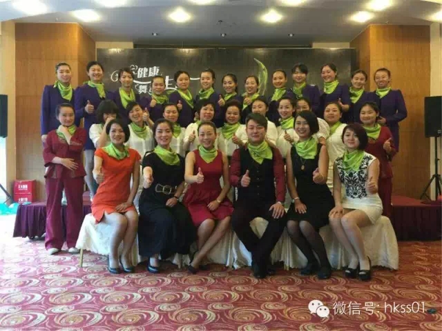 ���ʿ�cľ�m�C��Ӣ�F(tu��n)꠺�Ӱ