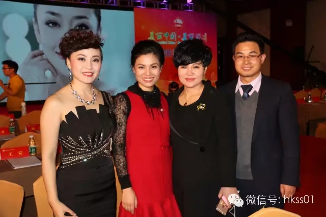 �������f(xi��)�����L��ʢ�����F�����L�����AŮʿ�����F�e�y�A���W(xu��)Ժ������У�L��ͬ��ϯ�˱������